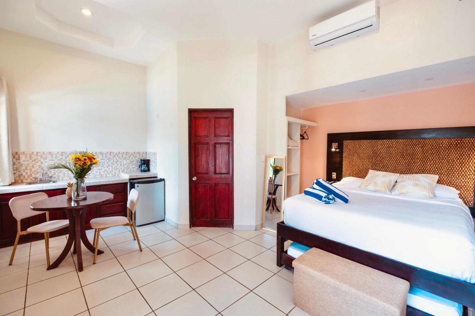 Las Brisas Resort And Villas Jacó Rom bilde